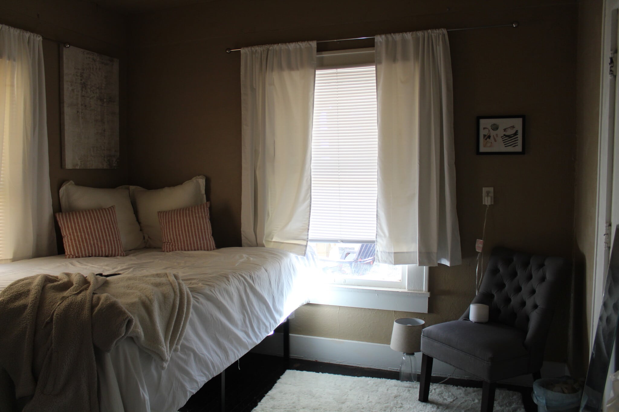 Building Photo - 208 W Elm Ave