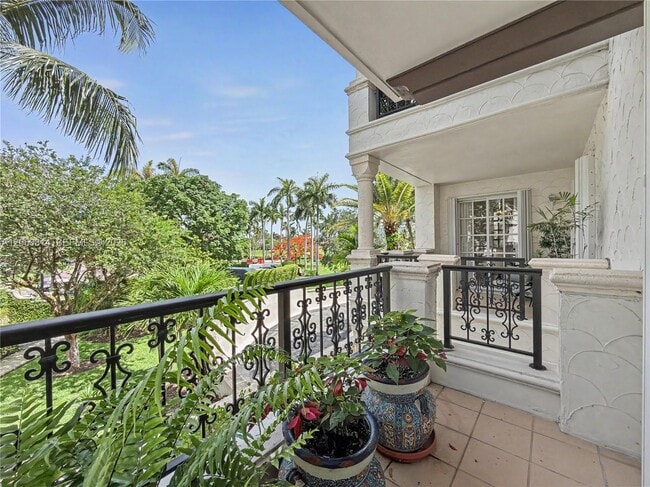 Building Photo - 2124 Fisher Island Dr