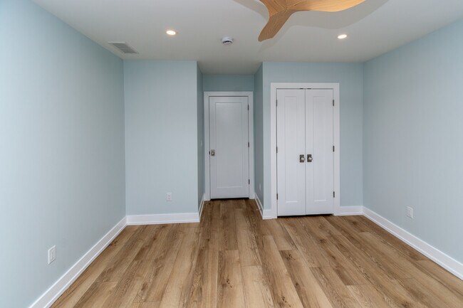 Building Photo - 17 Wilson St