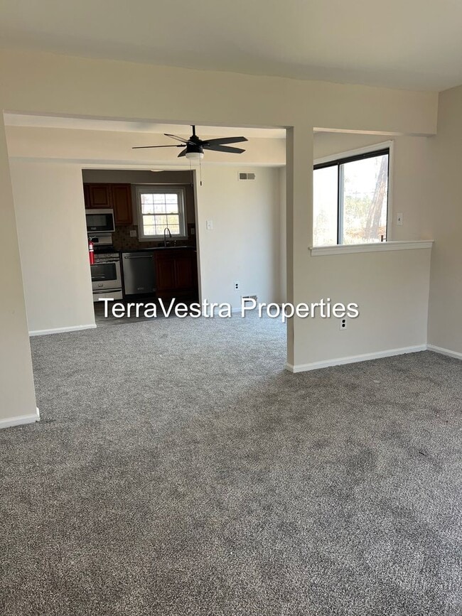 Building Photo - 23 Spar Dr