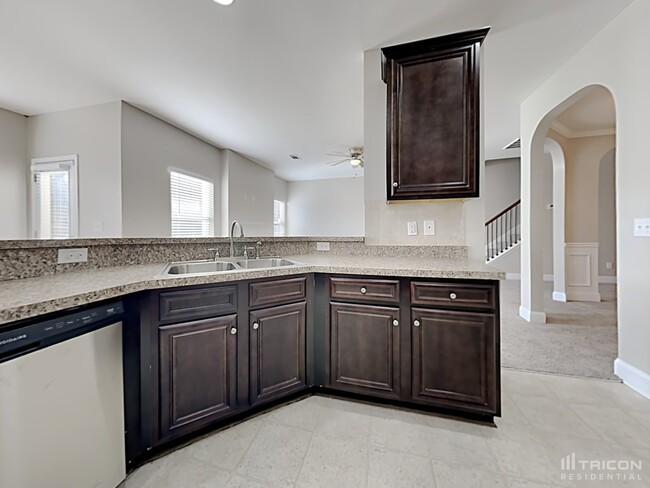 Building Photo - 5146 Summersun Dr