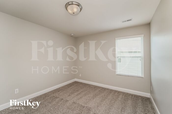 Building Photo - 9342 Sloan Forest Dr