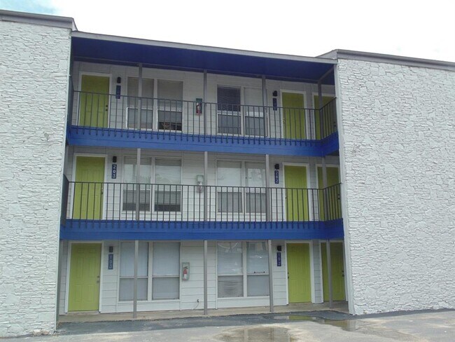 Primary Photo - 4303 Duval St