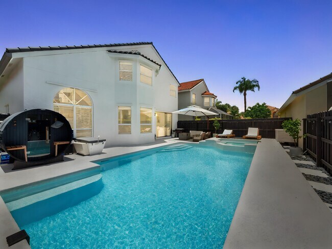 Building Photo - 6017 Newport Village Way