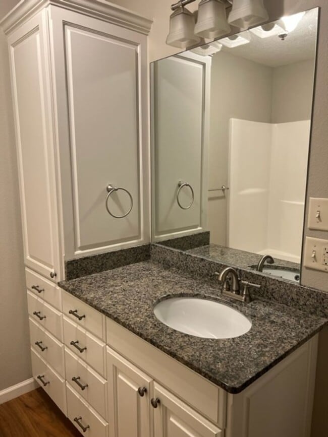 Building Photo - 1901-1902 Ethel St