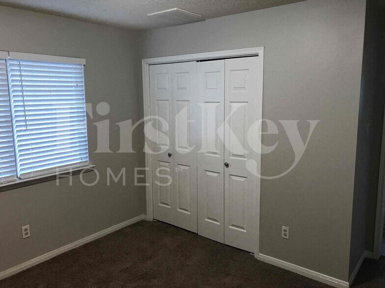 Building Photo - 4907 Pine Prairie Ln