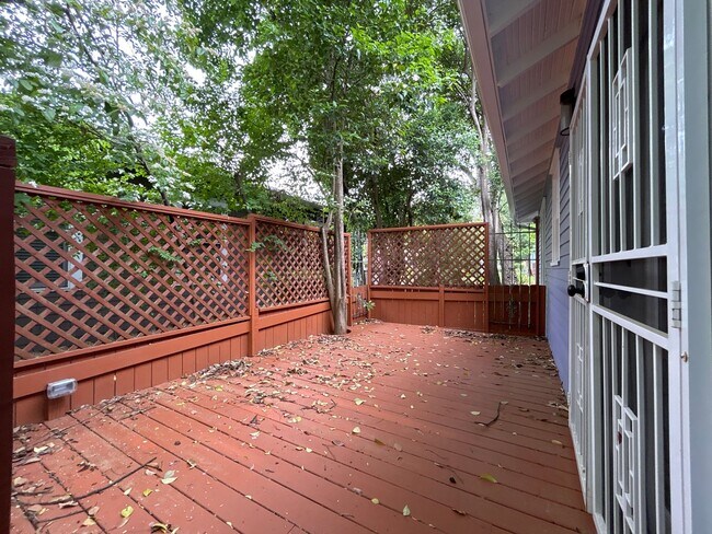 Building Photo - Come see this historic house in Wesley Heights!