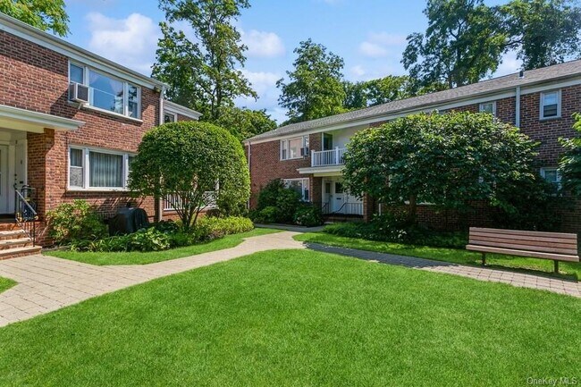 Building Photo - 45 Carpenter Ave