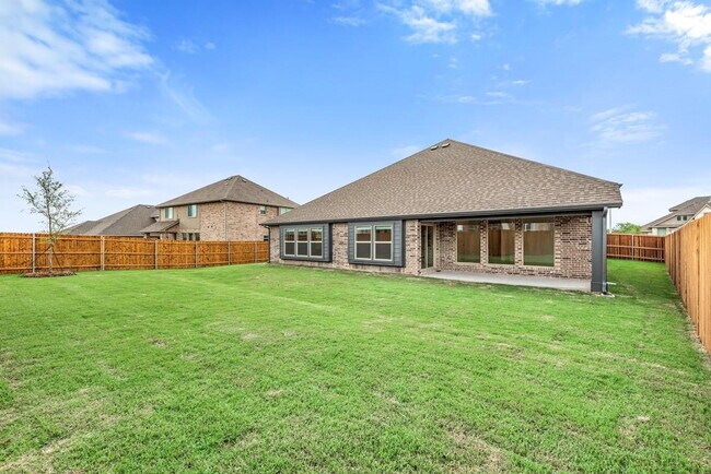 Building Photo - Spacious 4-Bedroom Retreat with 3 Full Baths – Your Modern Sanctuary Awaits in Justin, TX!