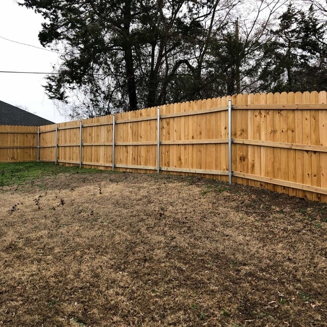 Building Photo - 700 W Parnell St