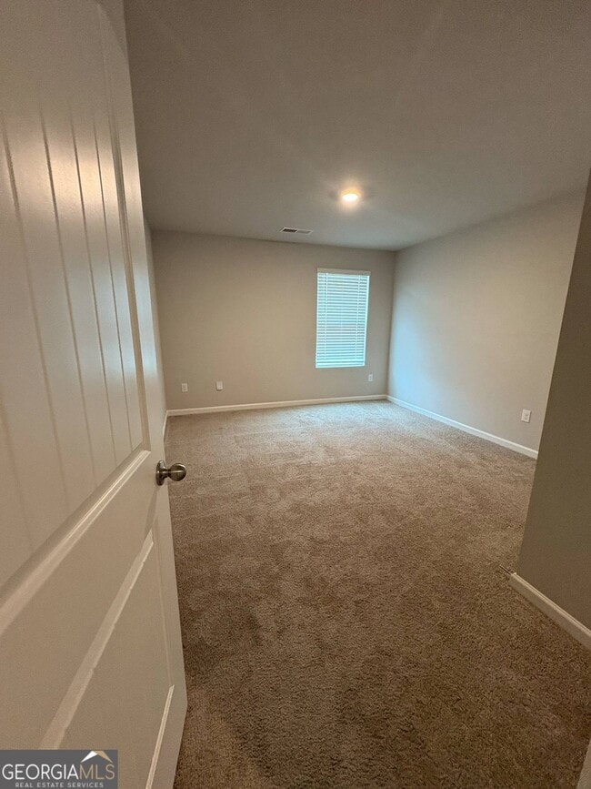 Building Photo - 170 Goodall Woods Dr