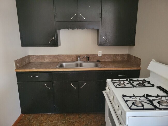 Building Photo - 414 N Mulberry St