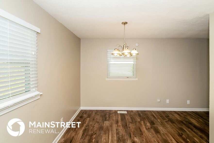 Building Photo - 209 Pine St