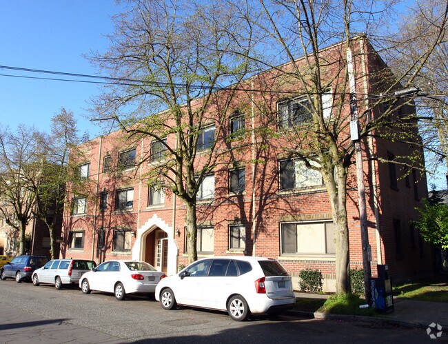 Building Photo - 515 E 14th Ave