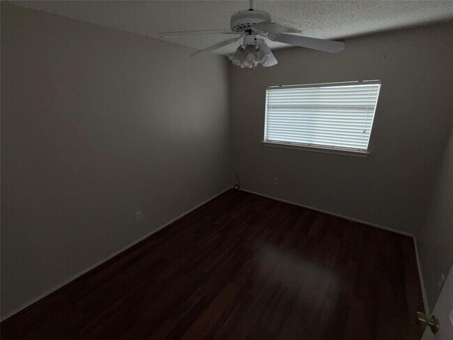 Building Photo - 1704 Matagorda Dr
