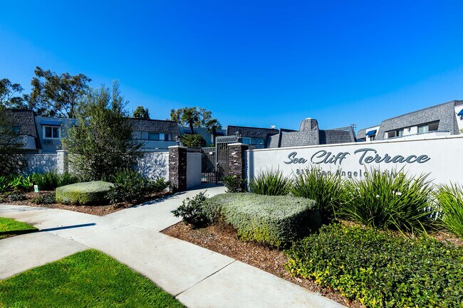 Building Photo - 8131 San Angelo Dr
