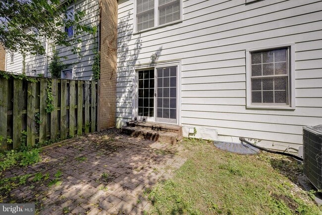 Building Photo - 4 Ritchfield Ct