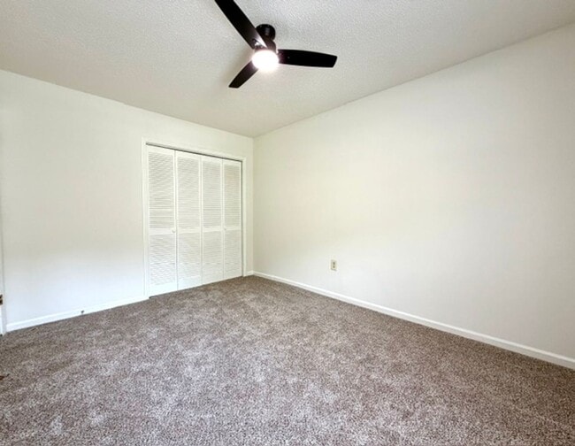 Building Photo - 8231 Meadowdale Ln