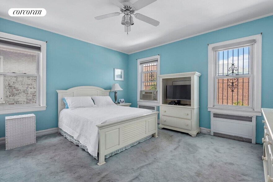 Building Photo - 5715 Snyder Ave