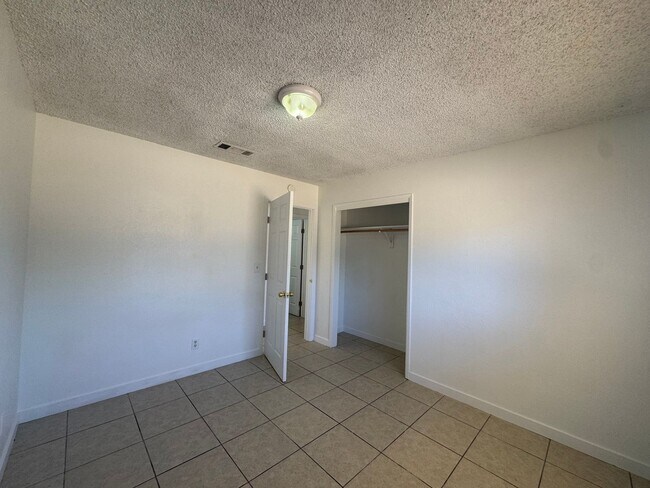 Building Photo - 205 Ashlan Way