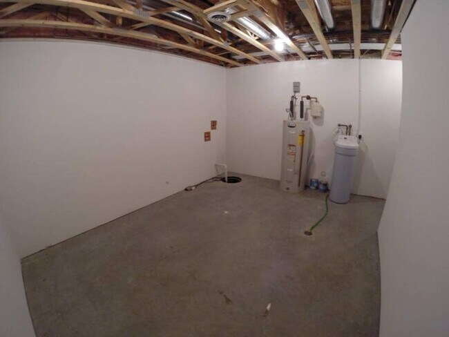 Building Photo - 808 Medary Ave S