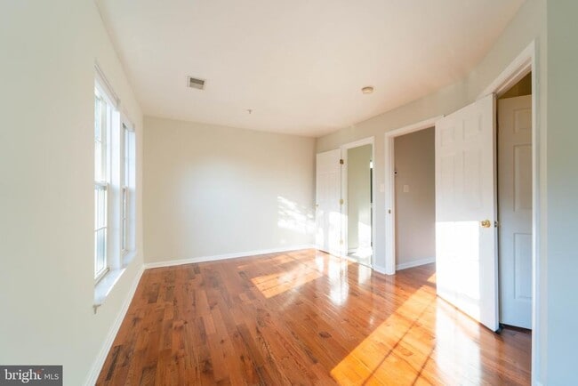 Building Photo - 2739 Manhattan Pl