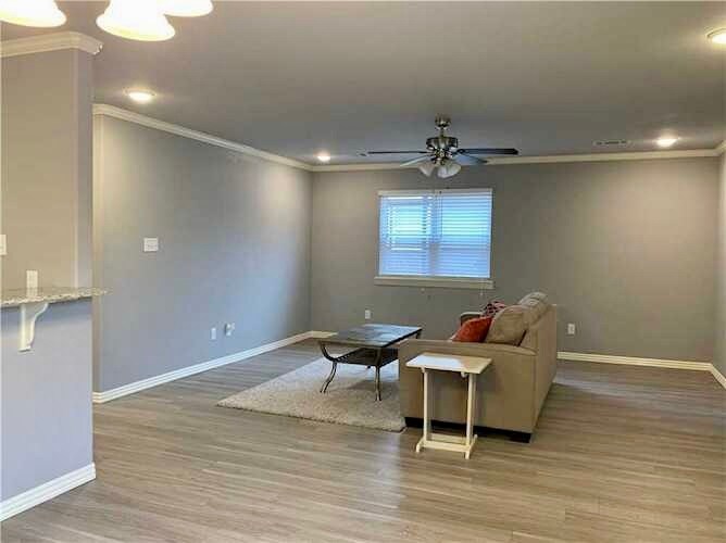 Building Photo - 1276 N Sicily Ln