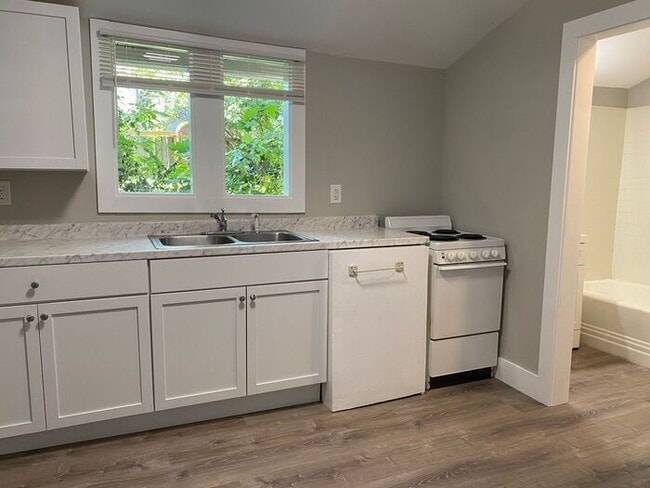 Building Photo - Cute 1BR / 1 BA Cottage in East Nashville