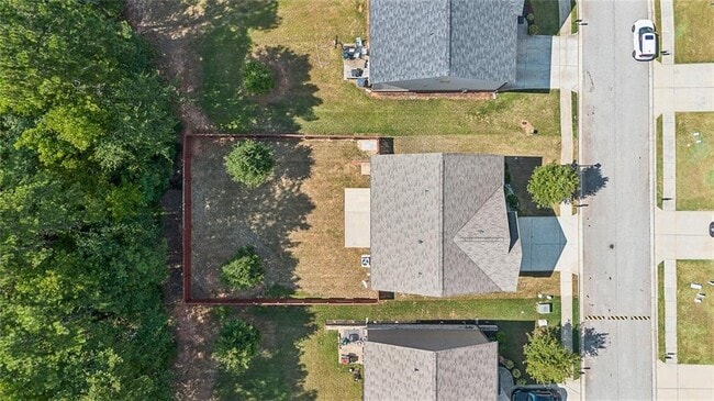 Building Photo - 462 Fredrick Dr