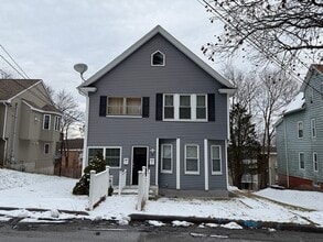 Building Photo - 8 Beckman St