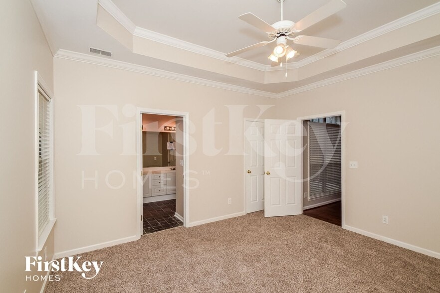 Building Photo - 540 Enclave Cir