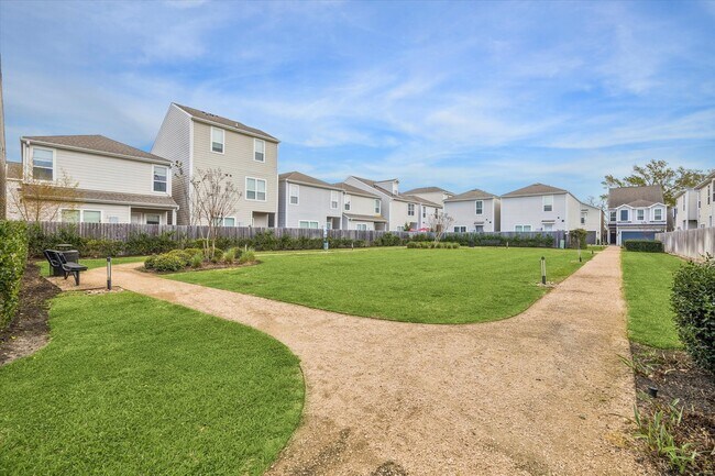 Building Photo - 1514 Canter Bayou Way
