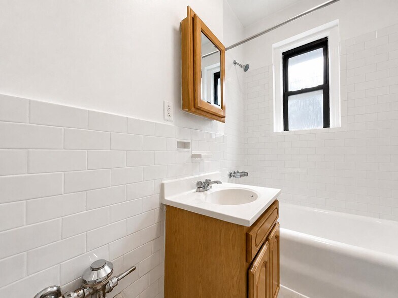 Building Photo - 108 Park Terrace E