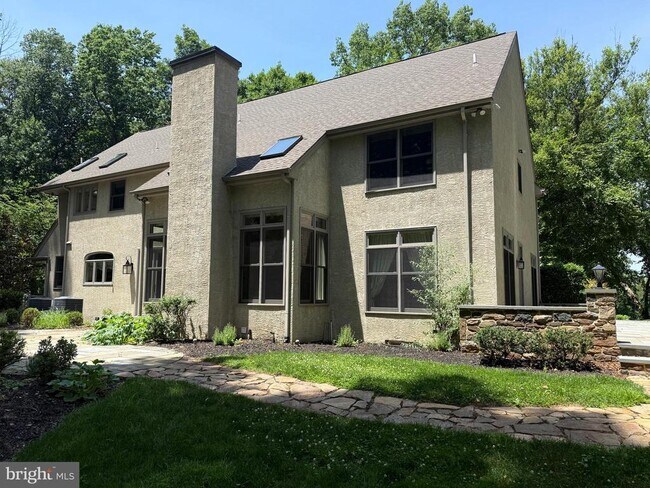 Building Photo - 1714 Hickory Hill Rd