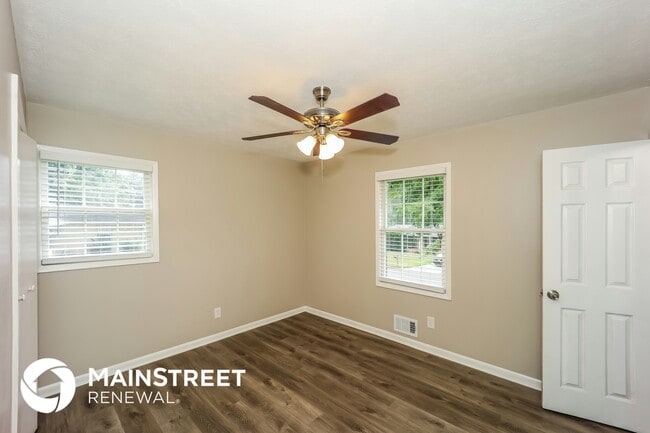 Building Photo - 5348 The Savoy