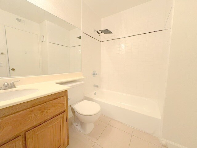 Building Photo - 2564 Avenida Del Vista