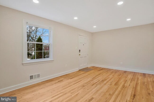 Building Photo - 3302 Nicholson St