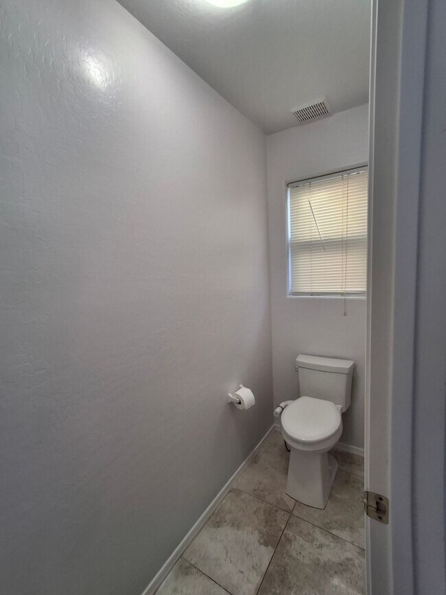 Building Photo - 29109 N Yellow Bee Dr