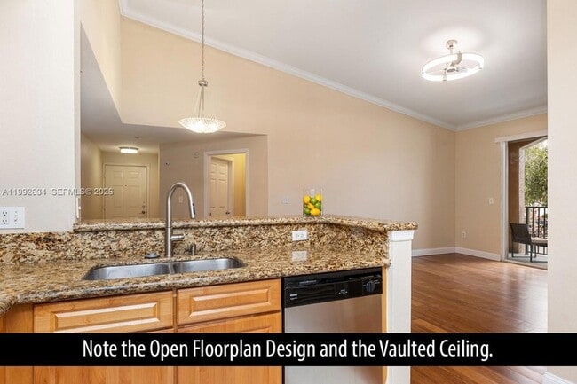 Building Photo - 15125 Michelangelo Blvd