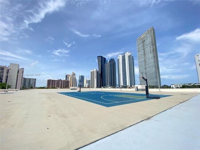 Building Photo - 16909 N Bay Rd