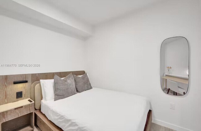 Building Photo - 580 72nd St