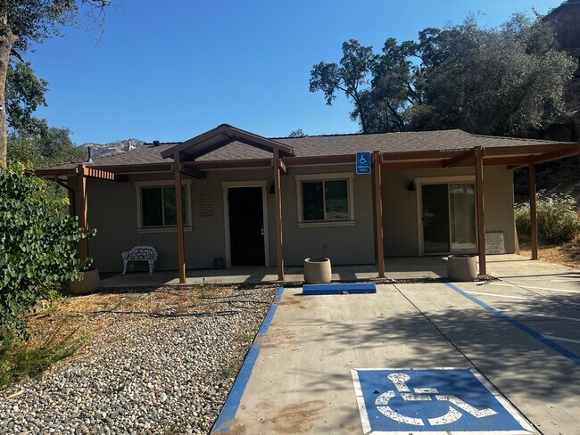 Primary Photo - 40642 Sierra Dr