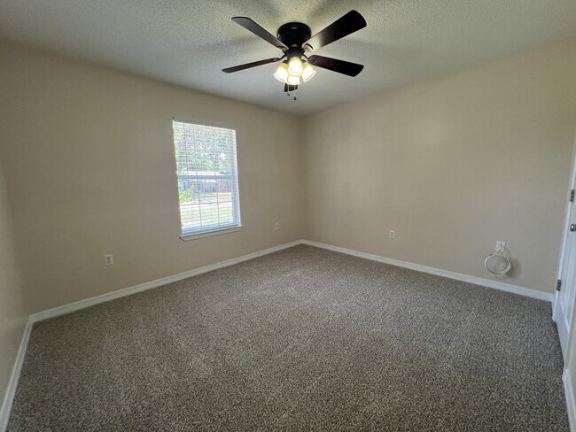 Building Photo - 309 Adams Dr