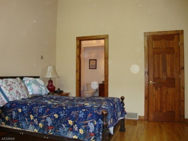 Building Photo - 155 Alpine Trail