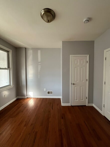 Building Photo - 220 Dwight St