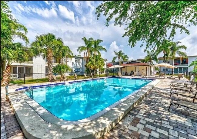 Building Photo - 9911 Aquarius Dr