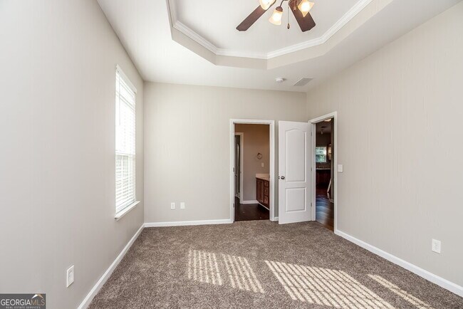 Building Photo - 292 Monarch Village Way