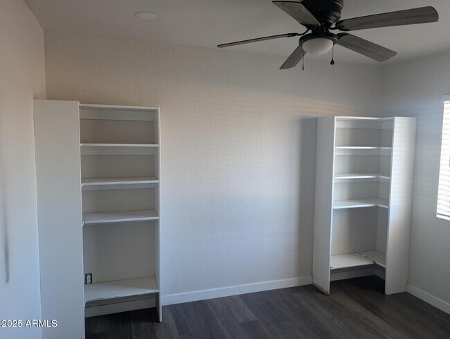 Building Photo - 7160 N 53rd Ave