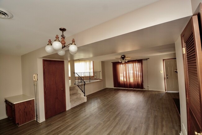 Building Photo - 819 N 17th Ave