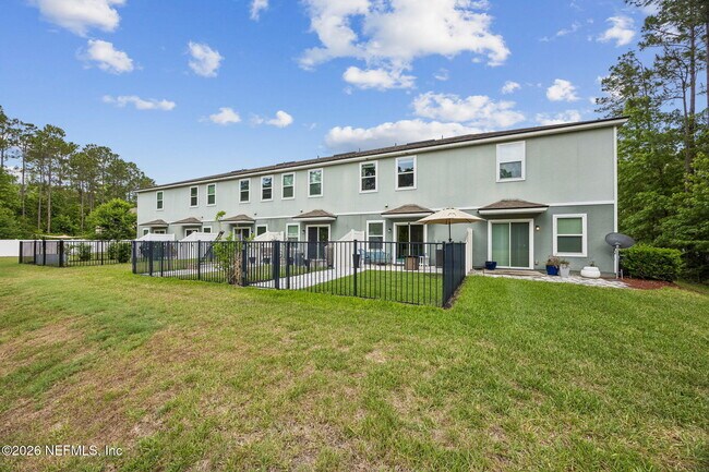 Building Photo - 470 Servia Dr